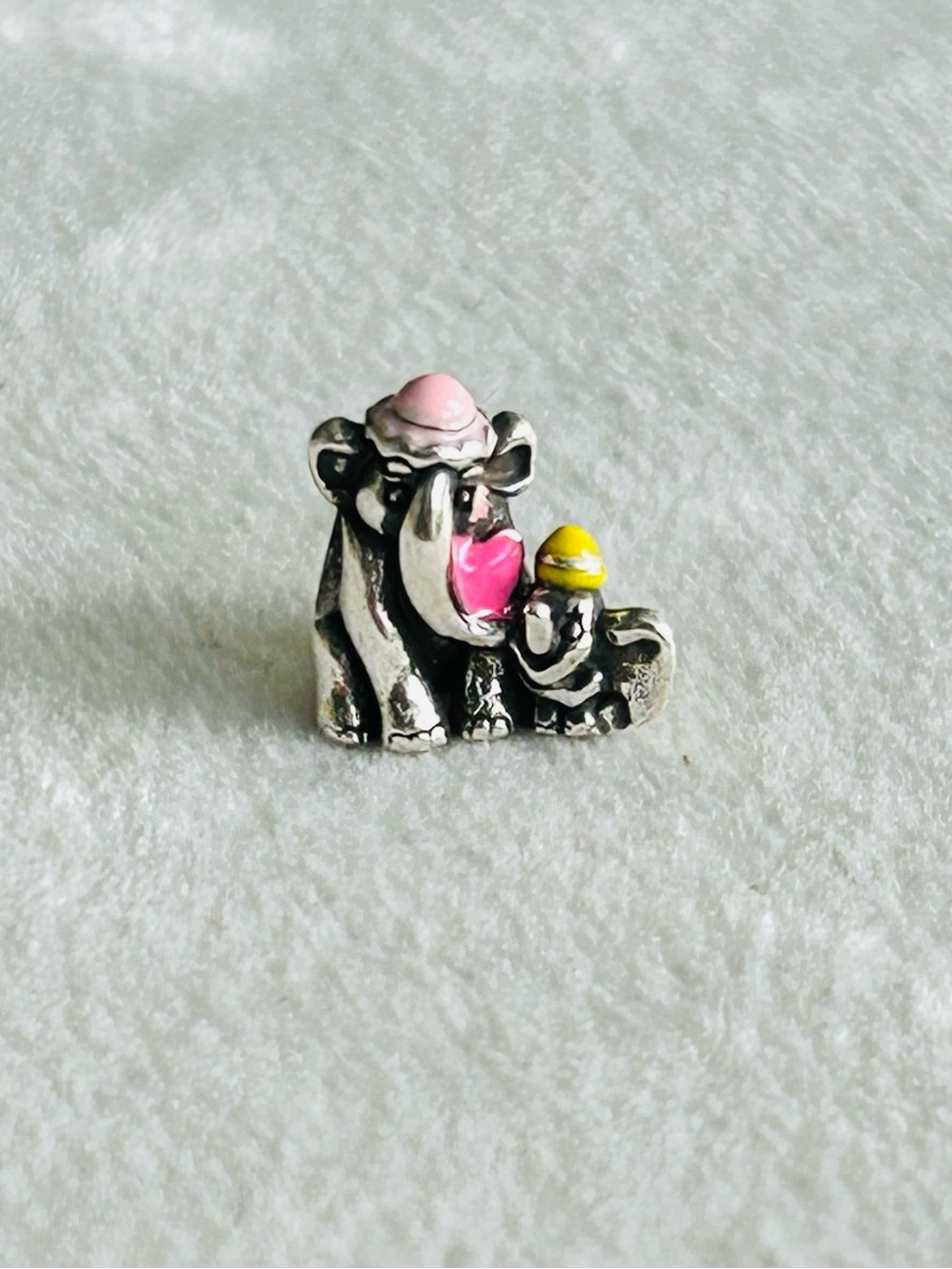 Disney Dumbo & Mom Charm
Sterling silver